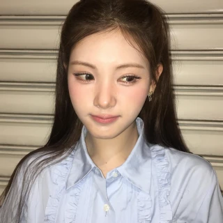 260510-yihyun-weverse-update-v0-jqtkh3xefd0h1