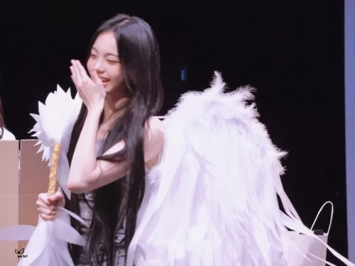 260511-ian-angel-v0-yvcxk7j78h0h1.webp