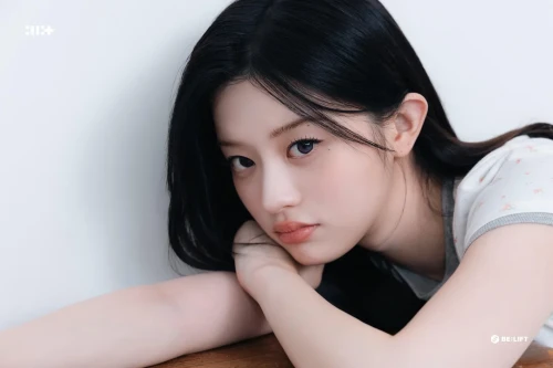 260511-minju-v0-18c6efd8pk0h1.webp