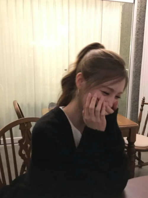 260511-yuha-weverse-update-v0-dogegkw3al0h1.webp