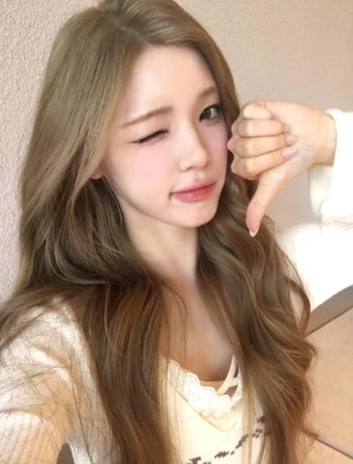 260511-yuha-weverse-update-v0-lnn9skw3al0h1.webp