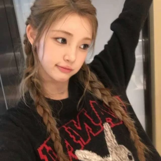 260511-yuha-weverse-update-v0-swr44tu3al0h1