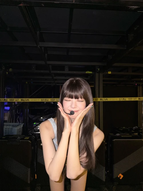 lia-itzy-v0-2awv6e89bi0h1.webp