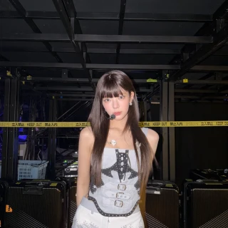 lia-itzy-v0-82nusyd8bi0h1