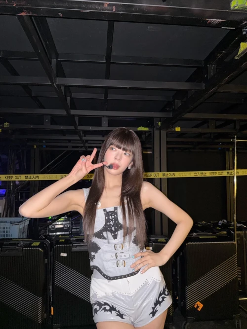 lia-itzy-v0-95tk58i7bi0h1.webp