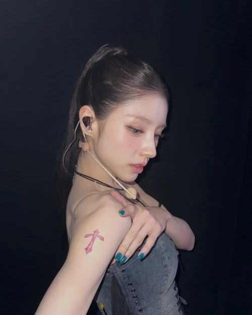 251108-heejin-v0-63ji4ebviy0h1.webp