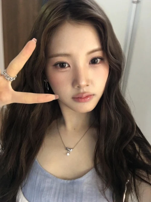 260512-yihyun-weverse-update-v0-i5b1oa9xpq0h1.webp