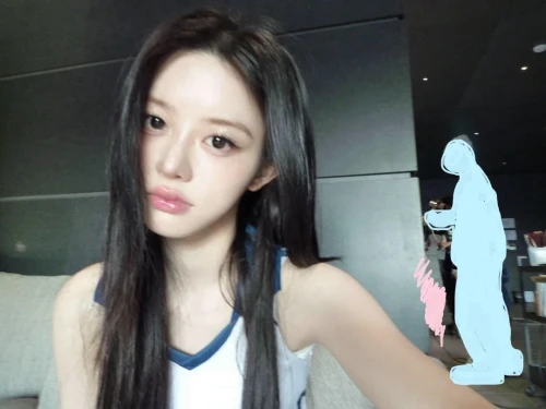 260513 minju weverse update v0 7vjbgoabdx0h1