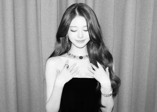 260513-wonyoung-instagram-update-v0-mg24b2in2v0h1.webp