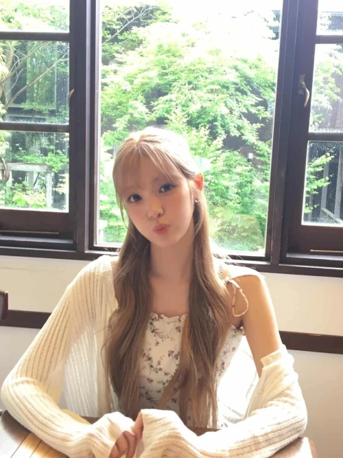 260513-yuha-weverse-update-v0-1jy183fsvw0h1.webp