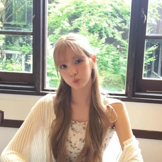 260513-yuha-weverse-update-v0-1jy183fsvw0h1