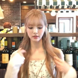 260513-yuha-weverse-update-v0-m0f132fsvw0h1