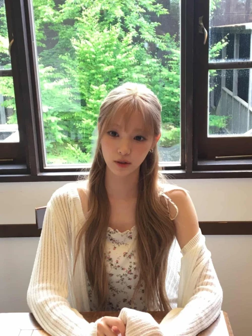 260513-yuha-weverse-update-v0-zzjdn8fsvw0h1.webp