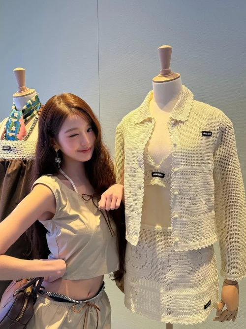 260514-wonyoung-instagram-update-v0-b2slck5sl11h1.webp