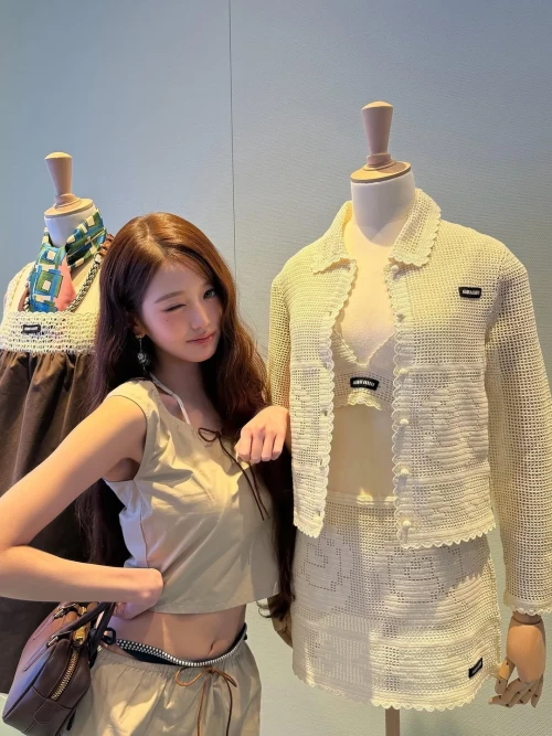 260514-wonyoung-instagram-update-v0-qfw72j5sl11h1.webp