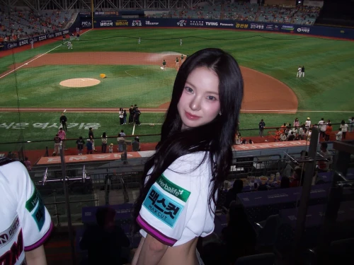 260514-yujin-ig-update-kiwoom-heroes-vs-hanwha-eagles-v0-zfbz1qvld11h1.webp