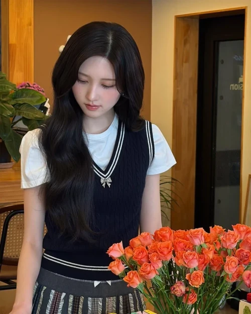 260508-gaeul-v0-yg1wmm9wkg0h1.webp