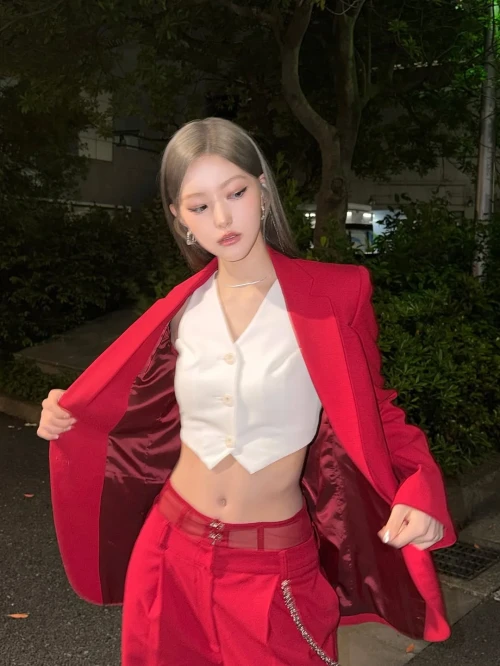 260509-haneul-instagram-photos-v0-0d7n8whn210h1.webp