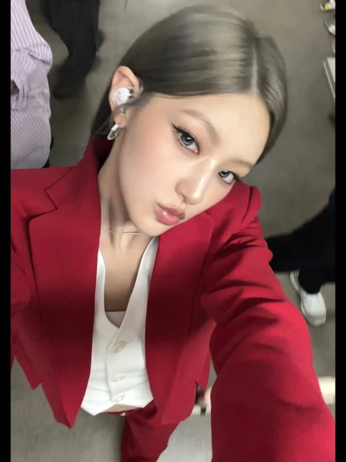 260509-haneul-instagram-photos-v0-8yz0qxjn210h1.webp