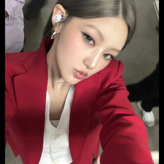 260509-haneul-instagram-photos-v0-8yz0qxjn210h1