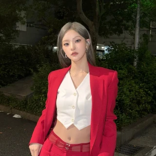 260509-haneul-instagram-photos-v0-uvrmkogn210h1