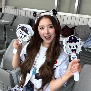 260510-nmixx-twitter-updates-with-jiwoo-2026-kbo-league-v0-ndbgra1a1a0h1