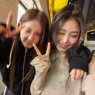 260511-beni-weverse-update-ft-yihyun-v0-1at3cugz1l0h1