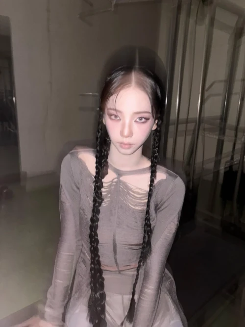 260511-karina-instagram-update-ft-aespas-ningning-wda-v0-ky63wsib1i0h1.webp