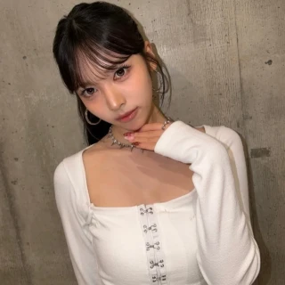 260511-rescene-instagram-update-with-may-kcon-day-1-v0-udglynv9jh0h1