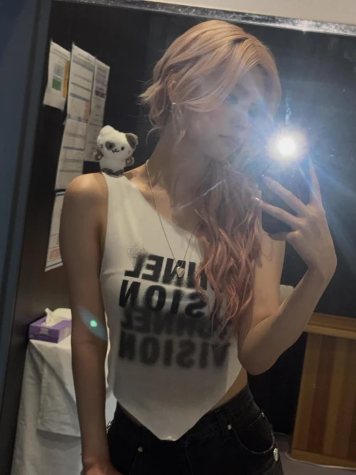 260511-yeji-instagram-update-v0-3fah9pgsgi0h1.webp