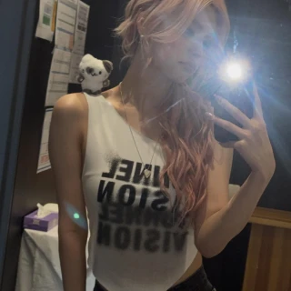 260511-yeji-instagram-update-v0-3fah9pgsgi0h1