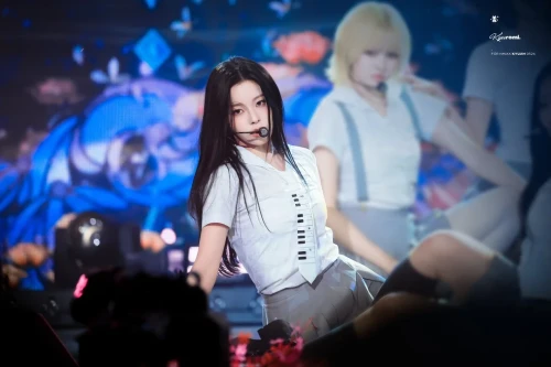 260512-kyujin-at-ewha-womans-univ-open-concert-260125-bonus-v0-3auha8f8cw0h1.webp