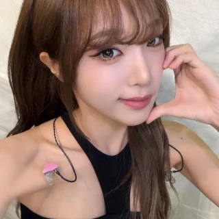 260512-yena-yenacore-instagram-update-v0-l8k9vbiqzp0h1