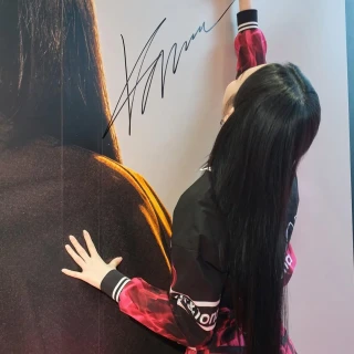 260513-markandlona-instagram-updates-2-karina-is-here-v0-xhh419u9qv0h1