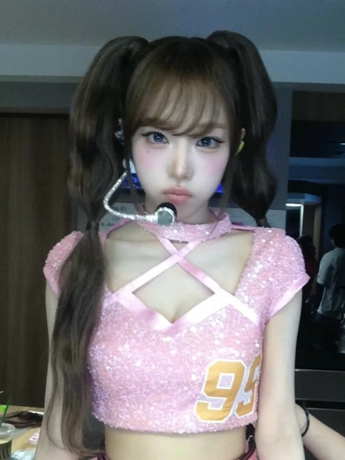 260513-yena-yenacore-instagram-updates-v0-axzak7i55z0h1.webp
