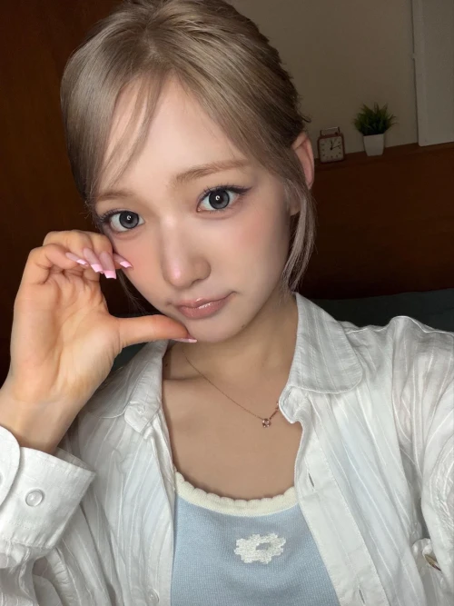 260514 kiiikiii official twitter update with jiyu happy v0 6xkou4b6u31h1