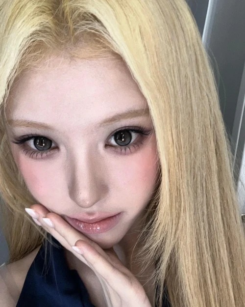 260514-odd-youth-instagram-update-with-myah-v0-eeyqq9z7941h1.webp