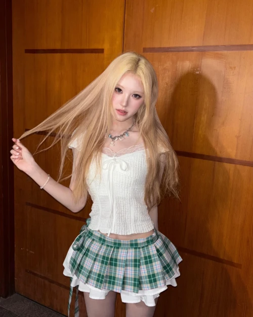 260514-odd-youth-instagram-update-with-myah-v0-y3xd8cz7941h1.webp