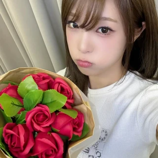 260514-yena-yenacore-instagram-updates-v0-6cpswq5kc61h1