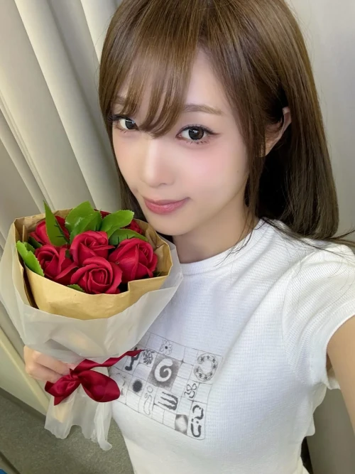260514-yena-yenacore-instagram-updates-v0-fxkaai2kc61h1.webp