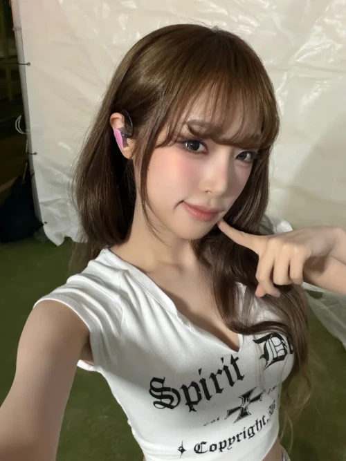 260514-yena-yenacore-instagram-updates-v0-uaju6uqjc61h1.webp