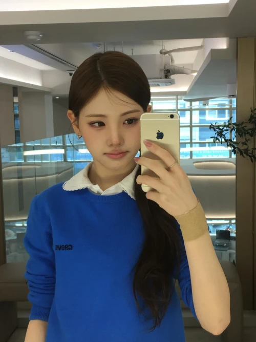 260514-yihyun-weverse-update-v0-6w6zd8ugb61h1.webp