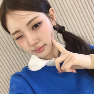 260514-yihyun-weverse-update-v0-hzwegm9gb61h1