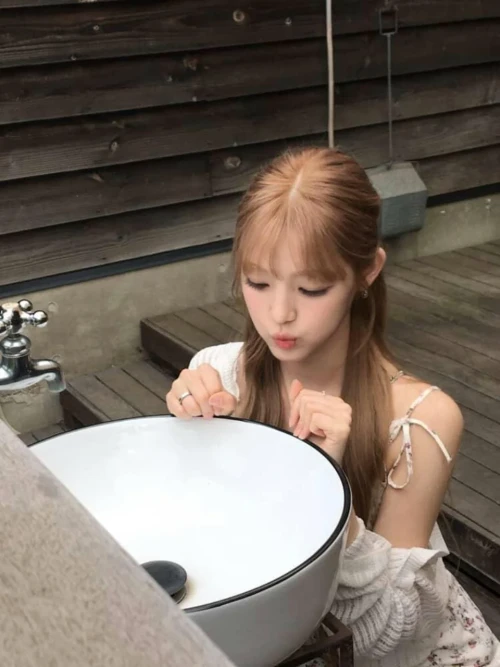 260515-yuha-weverse-update-v0-feai7trleb1h1.webp