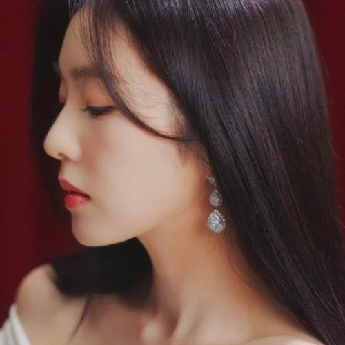irene-side-profile-v0-a5x9efrv541h1.webp