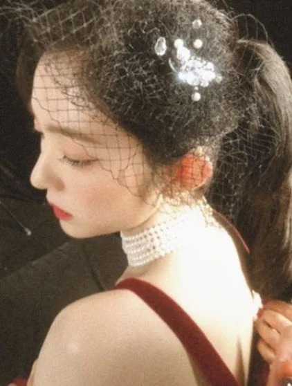 irene-side-profile-v0-glqewn5w541h1.webp