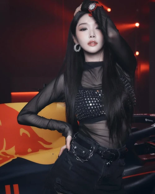250637-chungha-v0-r78u9w2axi1h1.webp