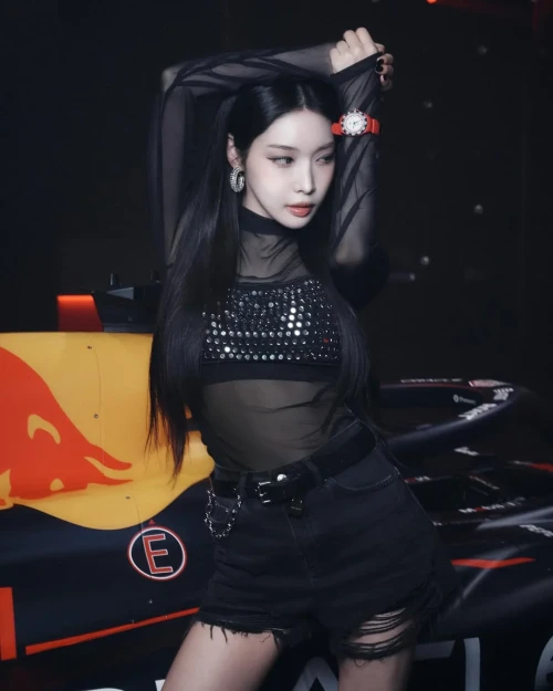250637-chungha-v0-z4eqqk2axi1h1.webp