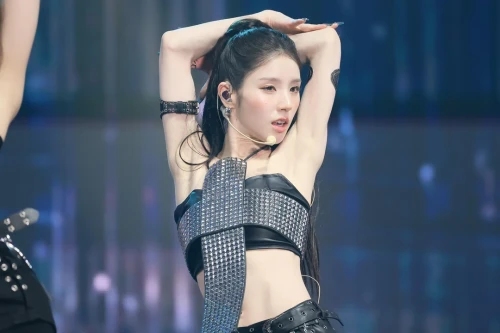260215-heejin-v0-di8dbttaei1h1.webp