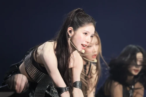 260215-heejin-v0-ngfil4uaei1h1.webp